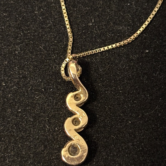 14k Yellow Gold CZ 3 Stone Pendant W/14k Gold Chain 18” - Picture 3 of 11